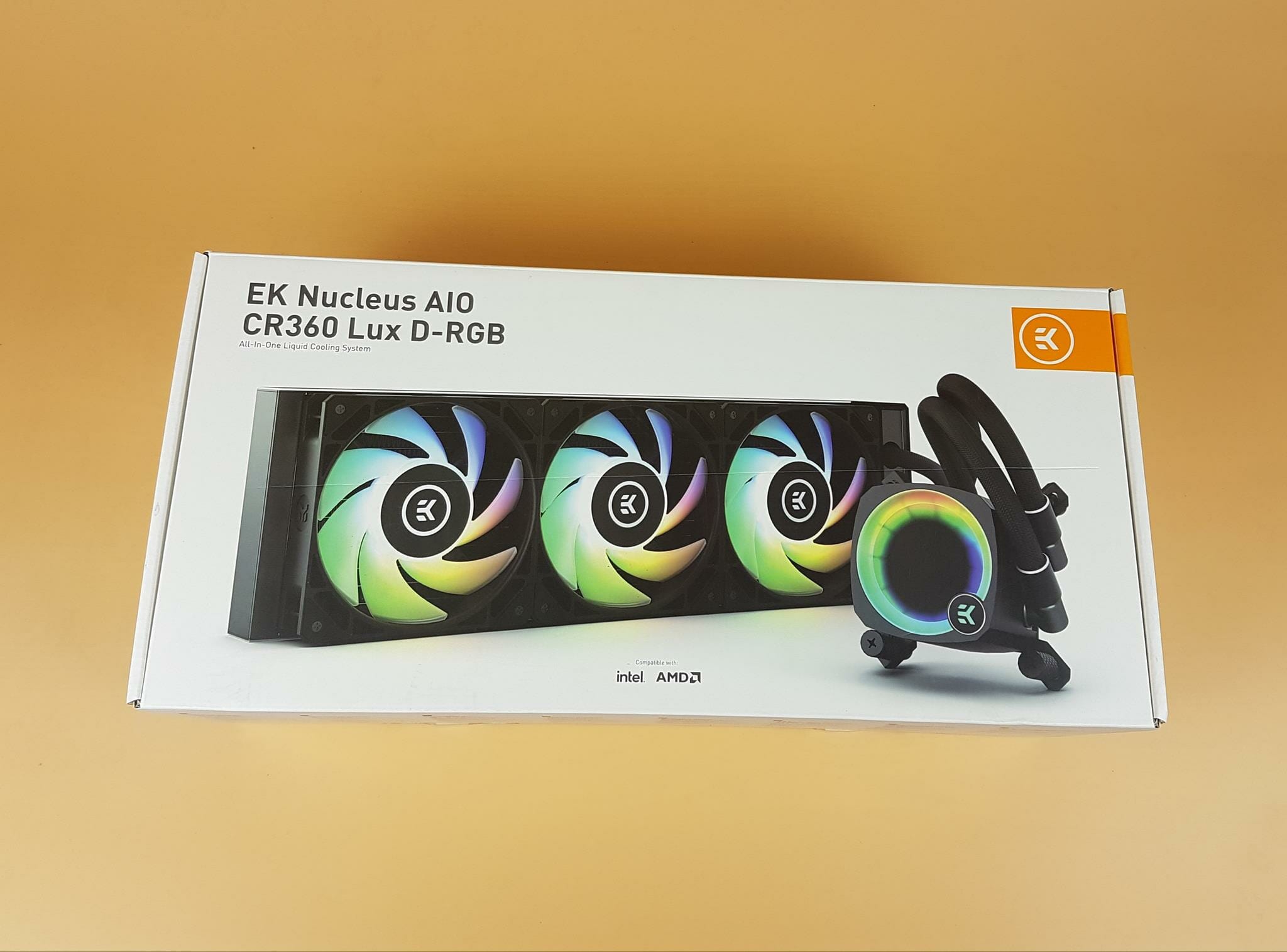 EK Nucleus AIO CR360 Lux D RGB Packing Box 1