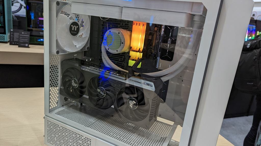 Robeytech on X: This case had the best Thermal Performance of any case we  had tested this year and it's from NZXT! Check out our full review of  the brand new @NZXT