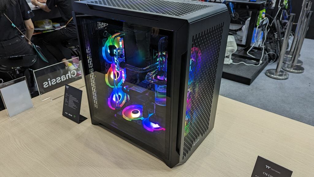 Asus Strix RTX 4080/4090 dans un airflow Corsair 4000D : r/Corsair