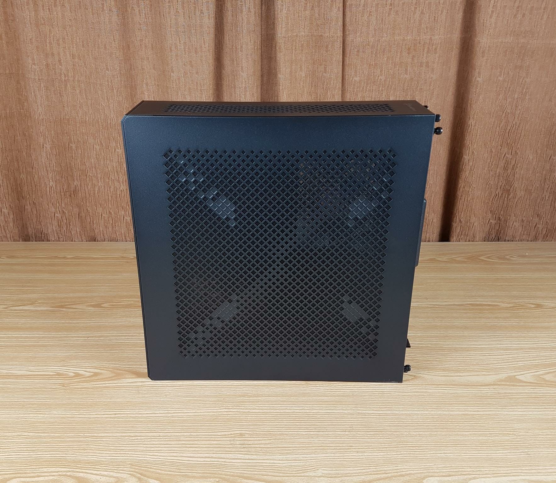 SilverStone Milo 12 Side Panel 1