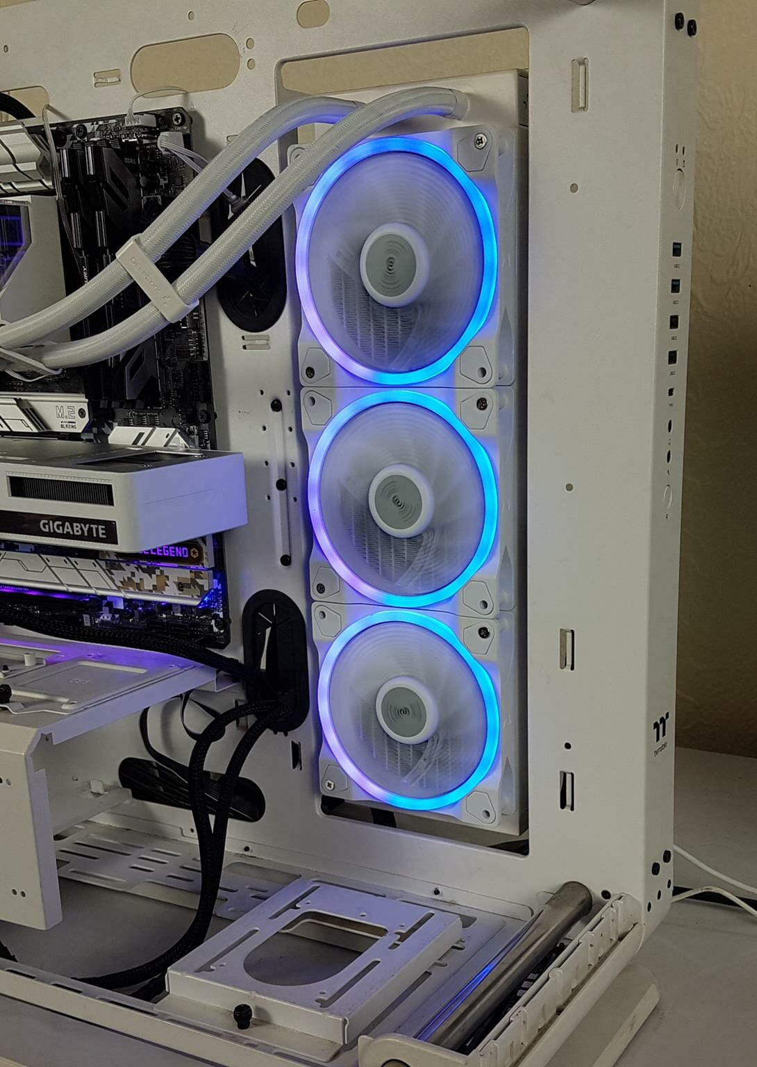 be quiet Light Wings White Fans RGB 1