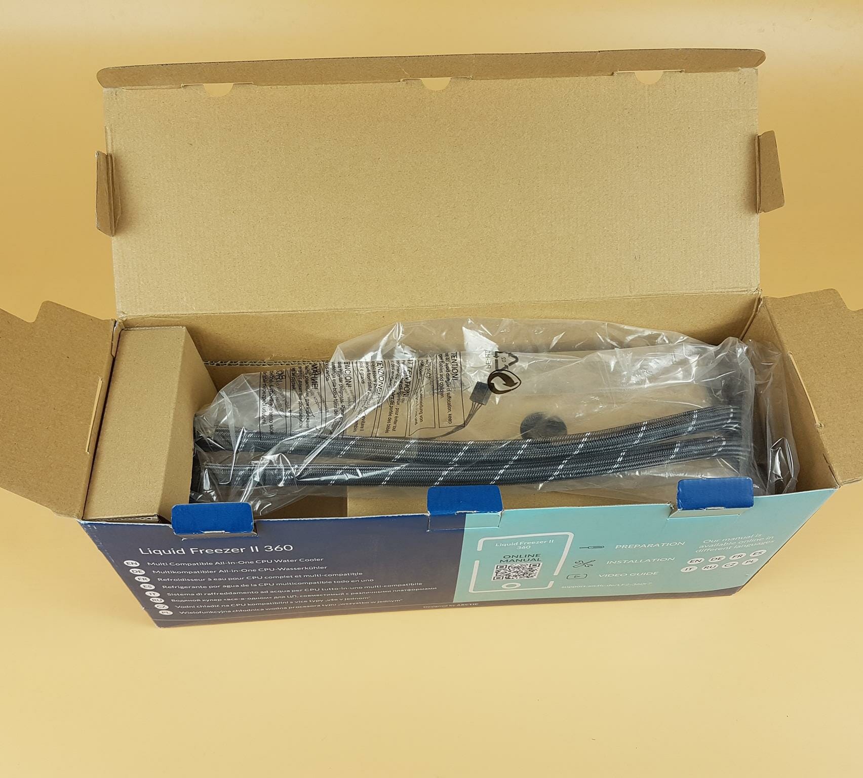 ARCTIC Liquid Freezer II 360 Packing Box 3