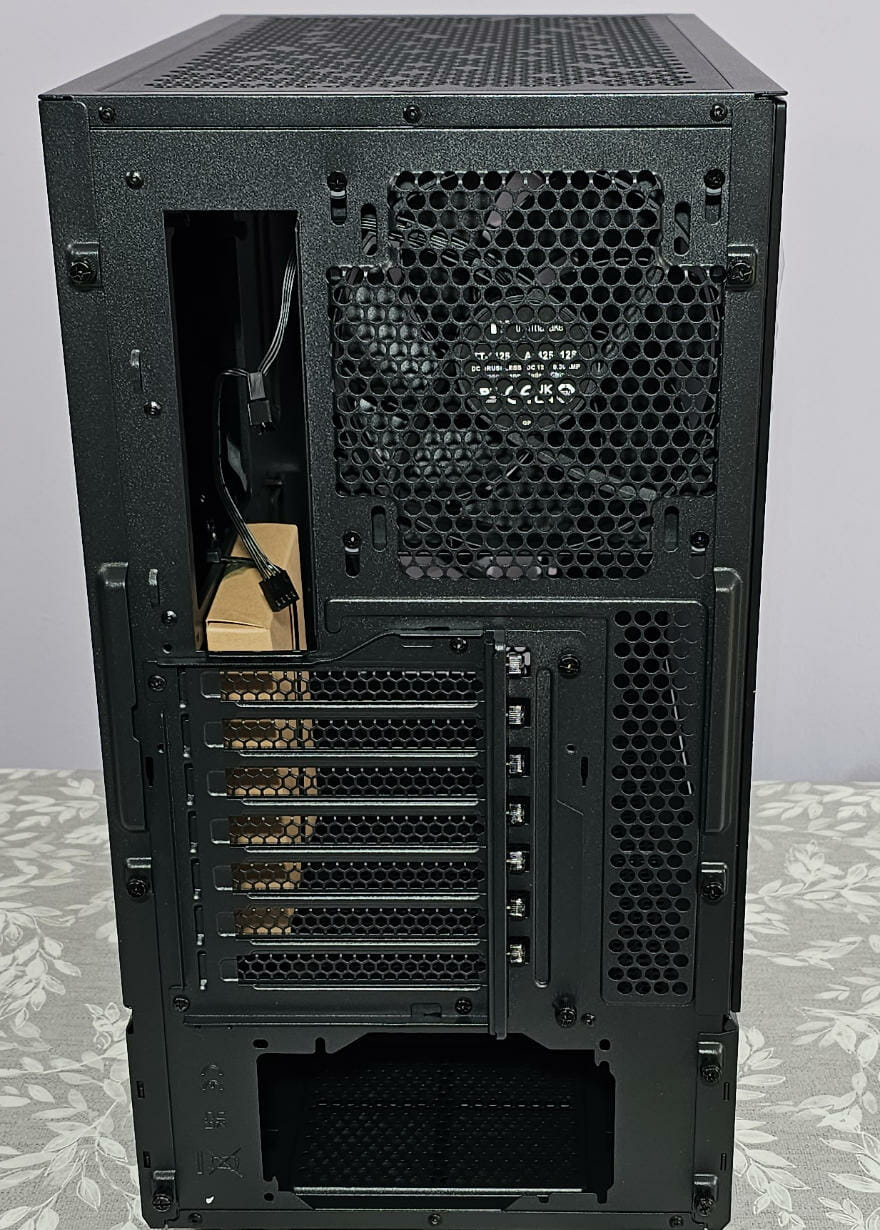 Thermaltake Ceres 300 TG ARGB PC Case back 1