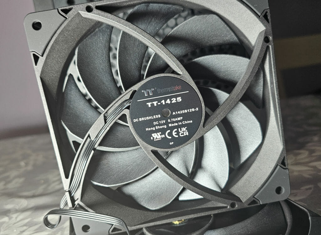 Thermaltake TOUGHFAN 14 Pro back of fan 