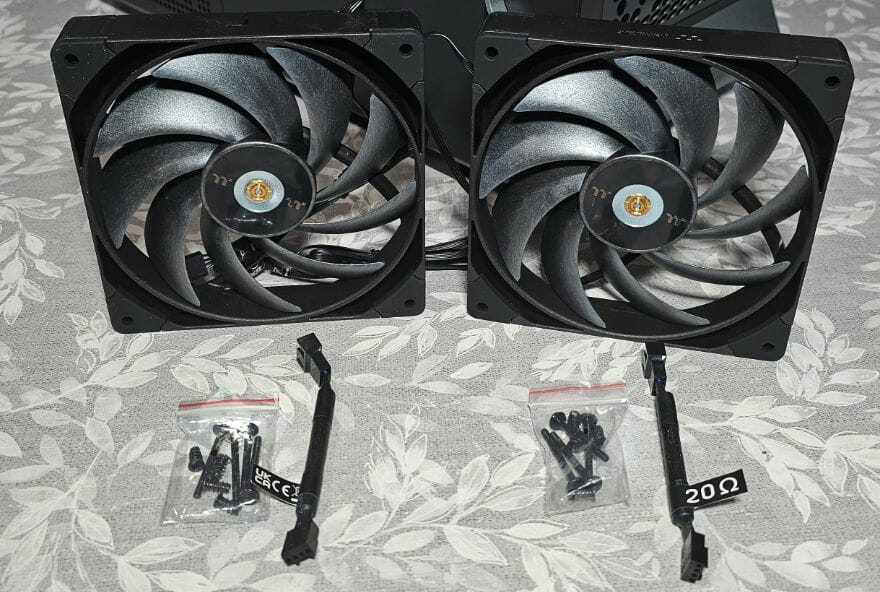 Thermaltake TOUGHFAN 14 Pro accessories 