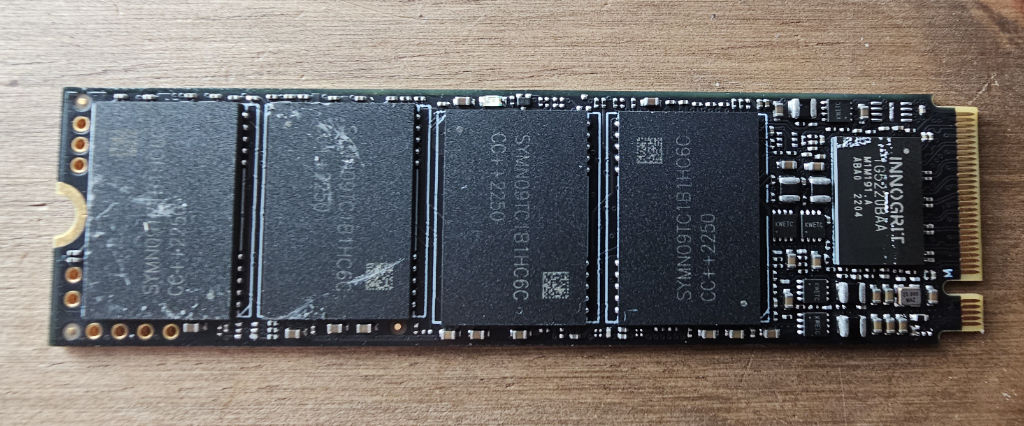 OCPC MBL 400 M.2 NVMe 1TB SSD chips