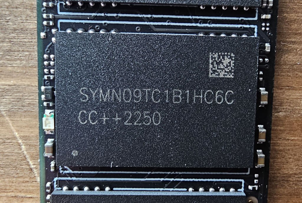 OCPC MBL 400 M.2 NVMe 1TB SSD storage chip
