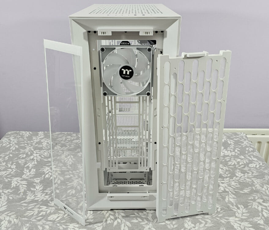 Thermaltake CTE T500 TG ARGB PC Case front panels off