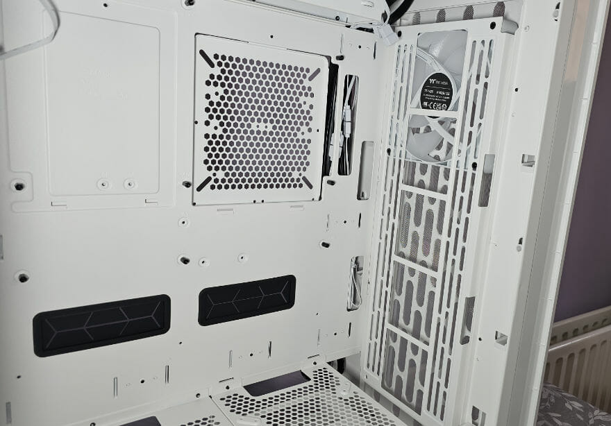 Thermaltake CTE T500 TG ARGB PC Case inside front