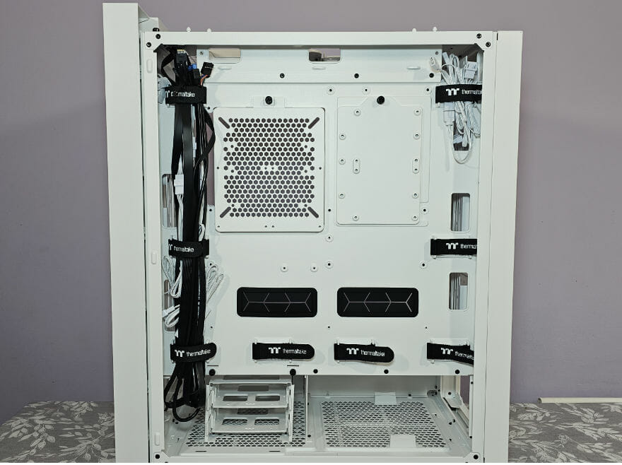 Thermaltake CTE T500 TG ARGB PC Case rear of case panel off