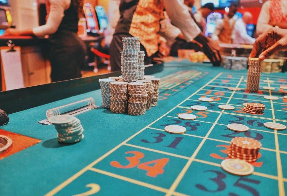 In-Person Casino Adventures vs. Online Casino Escapades