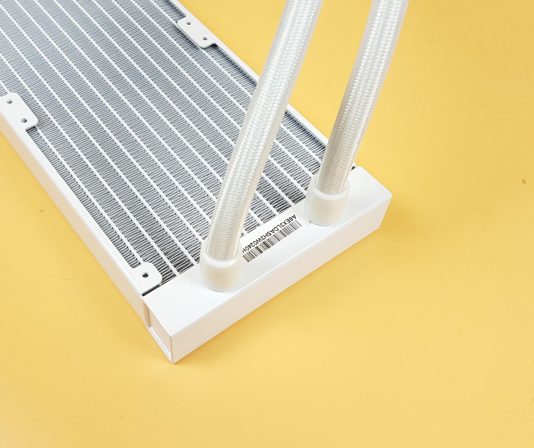 ID Cooling DASHFLOW 360 XT Lite White Radiator 3