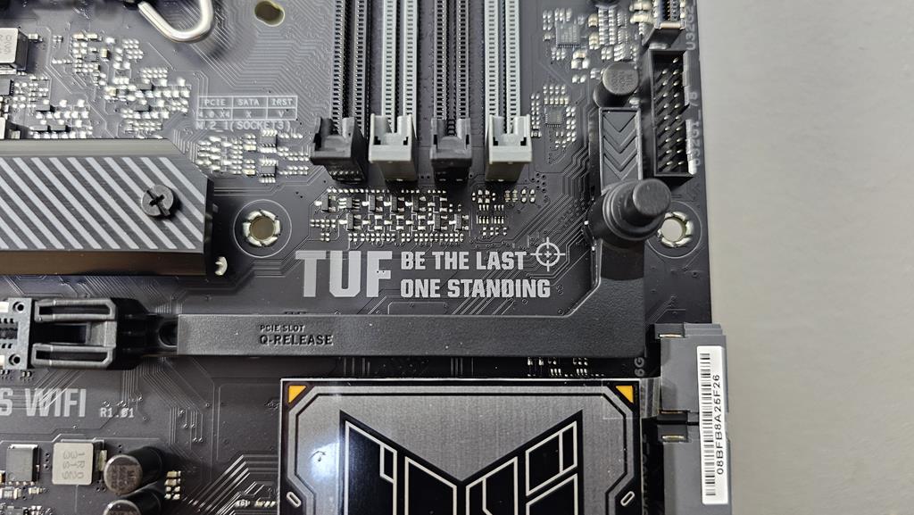 asus tuf gaming z790 plus wifi easy gpu remove