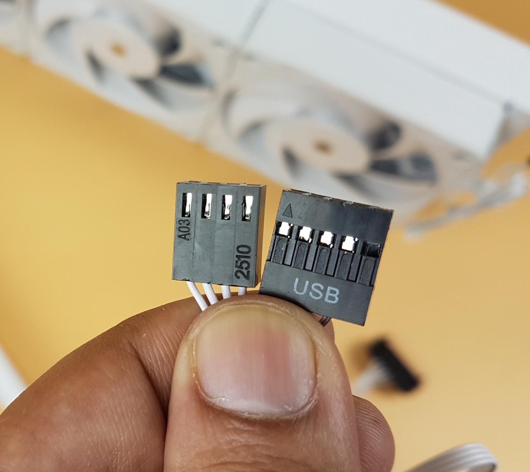 Lian Li GALAHAD II Trinity Performance 360 White Review 30 Lian Li GA II Trinity Performance 360 Block Cables 1