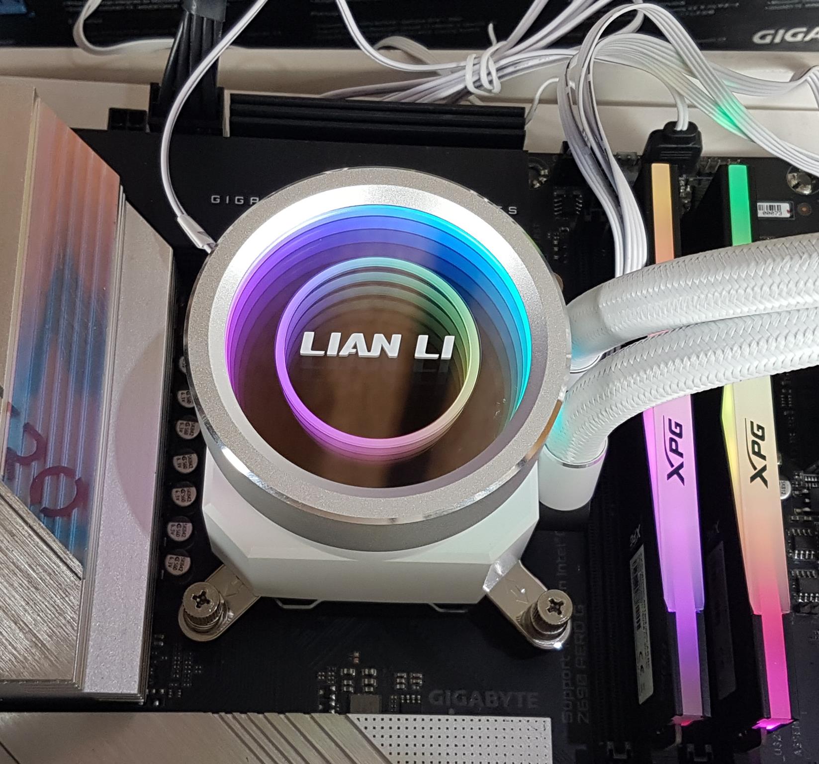Lian Li GALAHAD II Trinity Performance 360 White Review 23 Lian Li GALAHAD II Trinity Performance 360 White pump cover