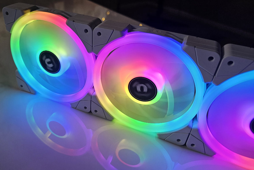 Thermaltake SWAFAN EX 12 RGB Cooling Fan rgb reflectrioins