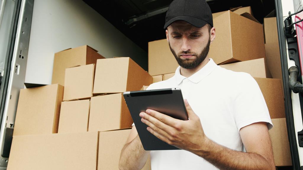 The Age of Digital Logistics: How Technology is Transforming the Industry 1 pexels artem podrez 5025643
