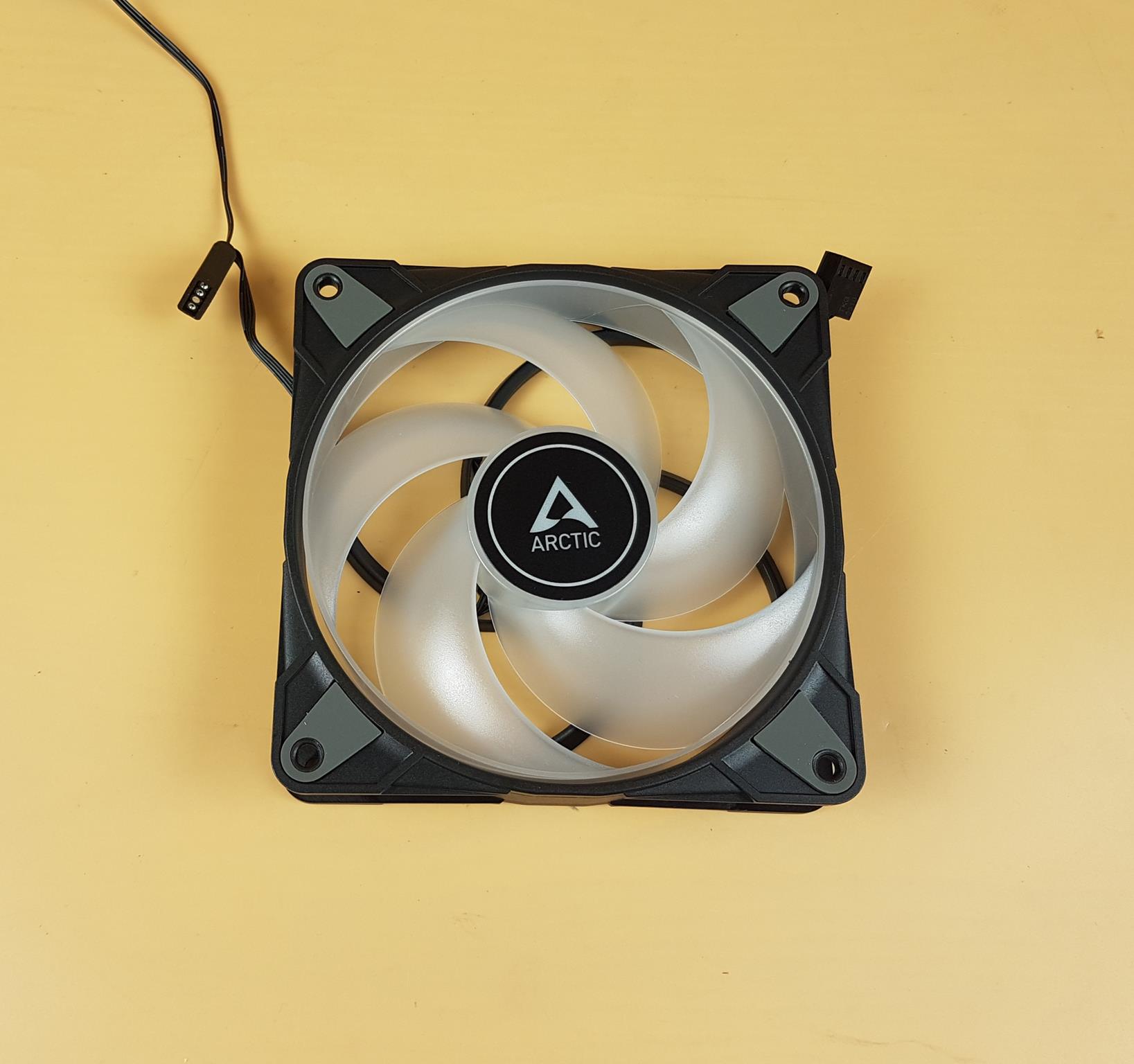 ARCTIC Liquid Freezer III 360 ARGB Black Fan 1
