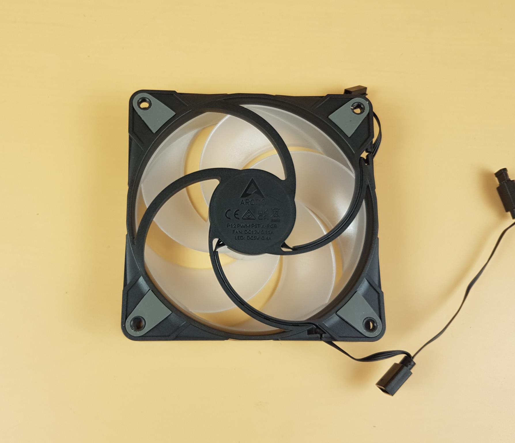 ARCTIC Liquid Freezer III 360 ARGB Black Review 26 ARCTIC Liquid Freezer III 360 ARGB Black Fan 2
