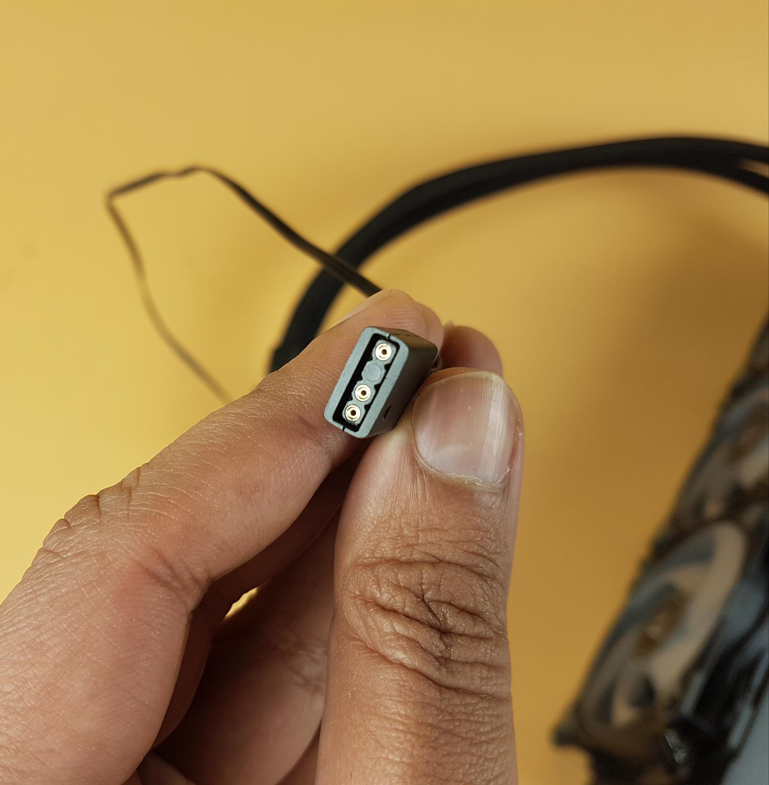 ARCTIC Liquid Freezer III 360 ARGB Black Review 24 ARCTIC Liquid Freezer III 360 ARGB Black Pump Block Cable