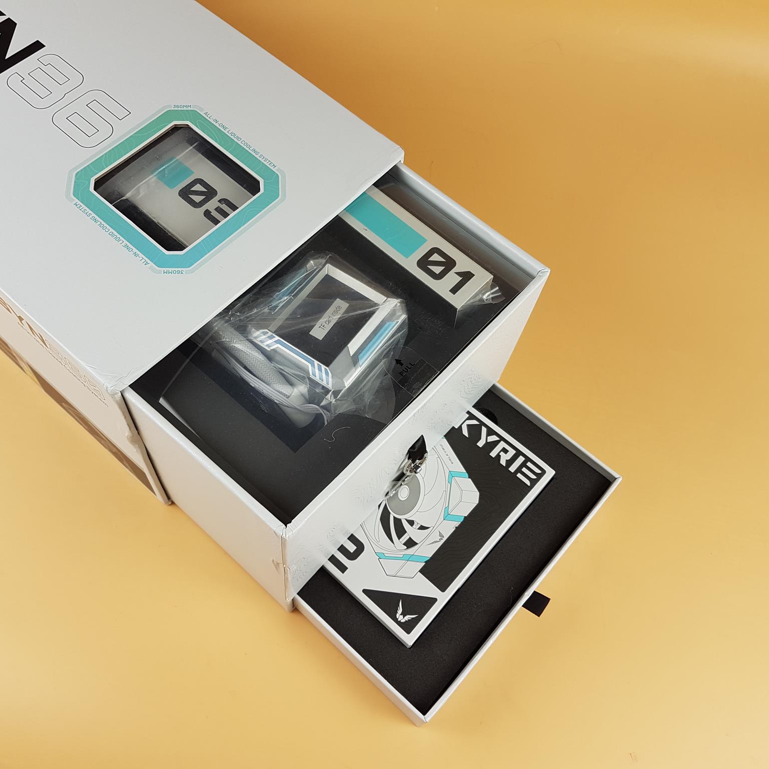My Valkyrie SYN 360 White Packing Box 4