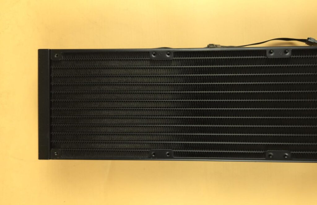 ID-Cooling DASHFLOW 360 XT PRO - Review 7 ID Cooling DashFlow 360 XT PRO Radiator 4