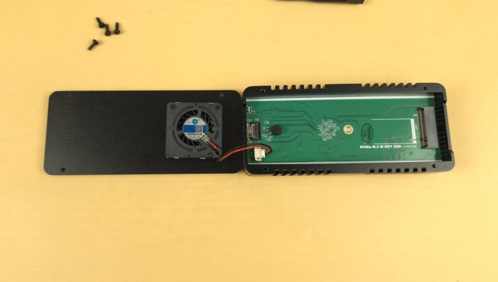 SilverStone MS12-40G USB4 Enclosure Review 10 SST ES12B 40G Inside View