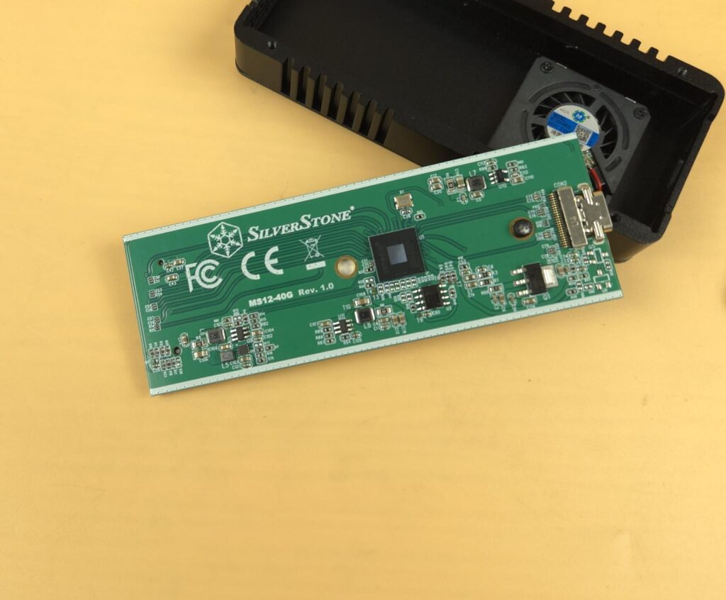 SilverStone MS12-40G USB4 Enclosure Review 12 SST ES12B 40G Main PCB