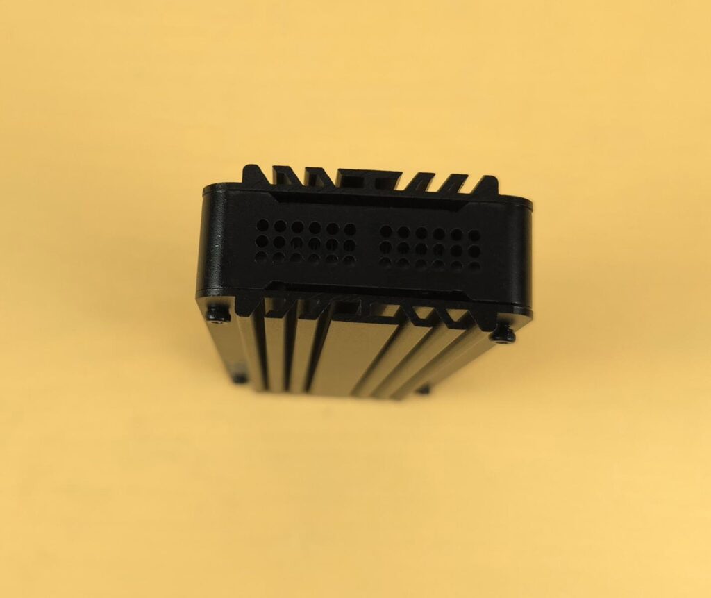 SilverStone MS12-40G USB4 Enclosure Review 9 SST ES12B 40G Vent Side