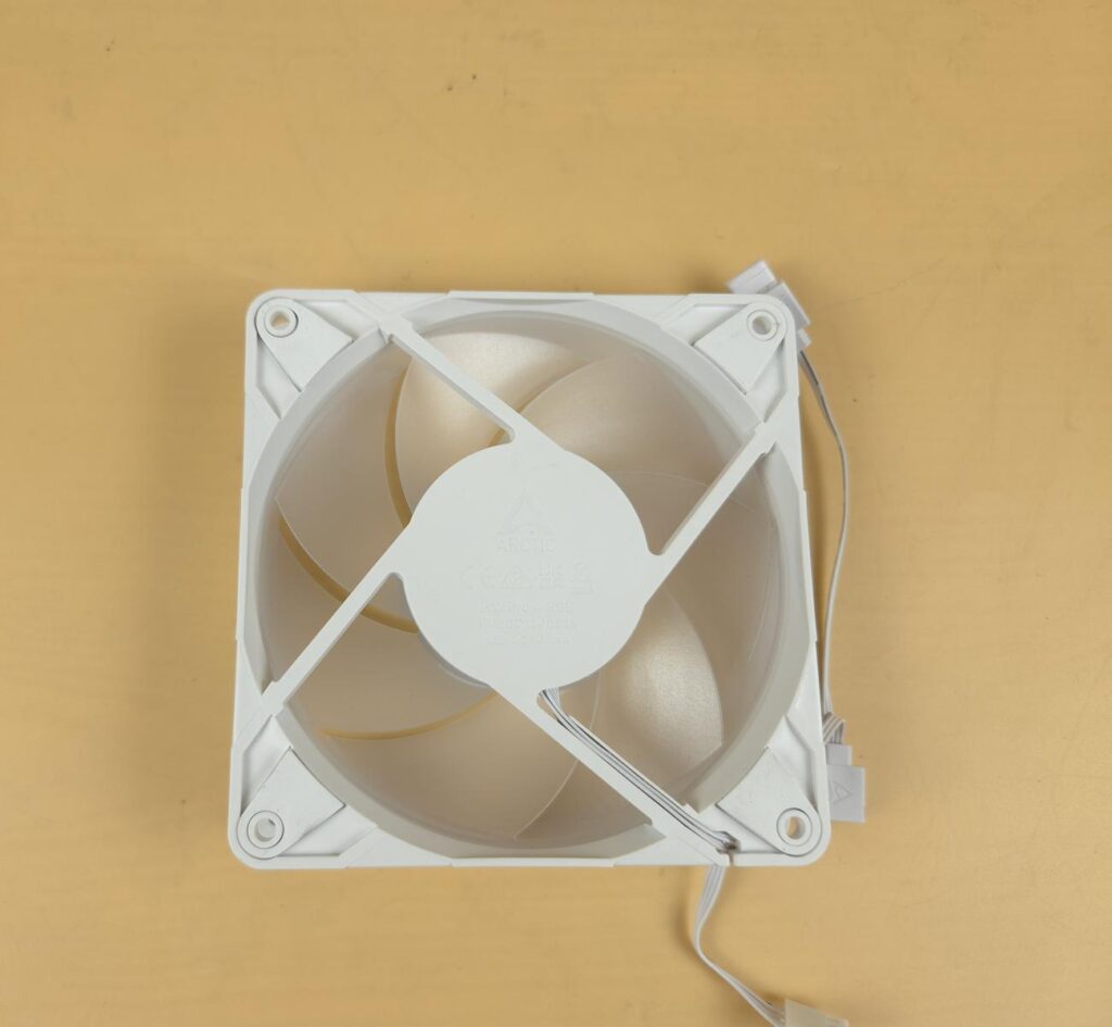Arctic Liquid Freezer III PRO - 360 ARGB White Review 20 Arctic Liquid Freezer III Pro 360 ARGB White Fan 2