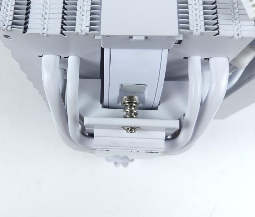 CPS RZ820 Air Cooler Review 19 PCCOOLER RZ820 Spring Loaded Screw