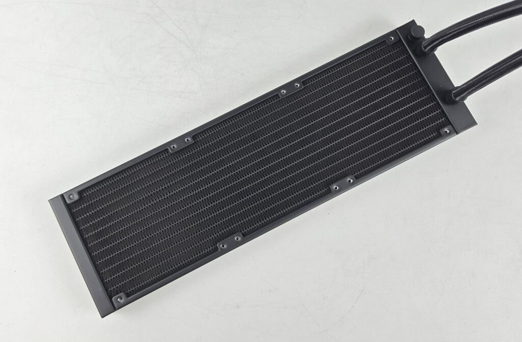 SilverStone NovaPeak 360 AIO Review: No frills, only Performance 5 SilverStone NovaPeak 360 Radiator 1