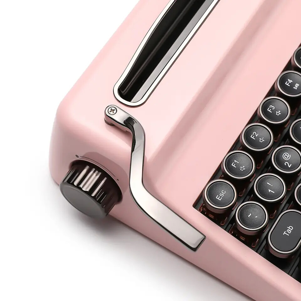 Yunzii QL75 delivers stunning retro charm and modern features in a compact mechanical keyboard 1 Yunzii QL75 4