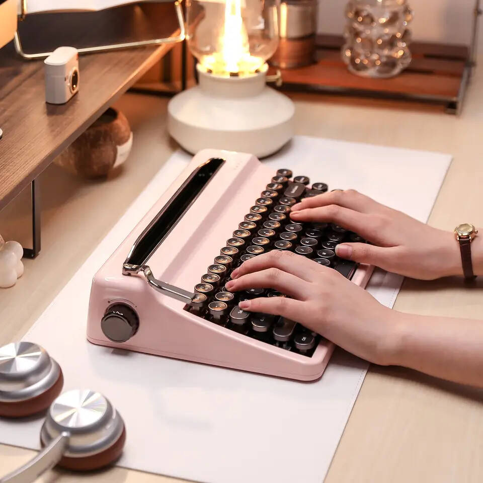 Yunzii QL75 delivers stunning retro charm and modern features in a compact mechanical keyboard 3 Yunzii QL75 5