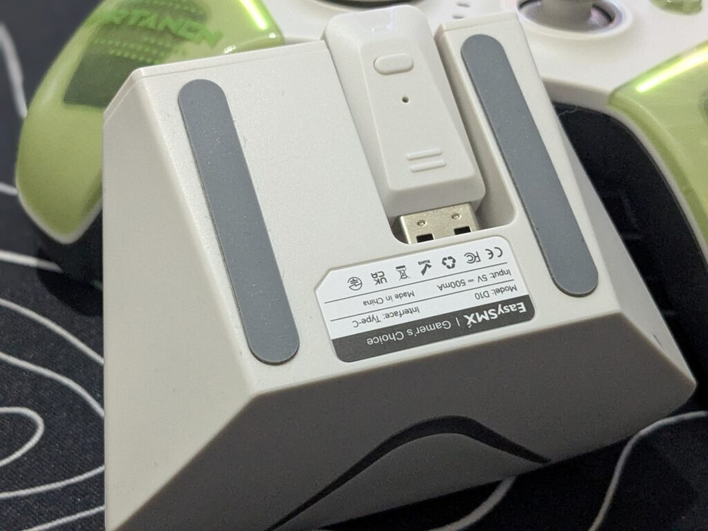 EasySMX D10 Review – Powerful Multiplatform Controller with Pro Features 20 EasySMX D10 Charging Dock Dongle Storage