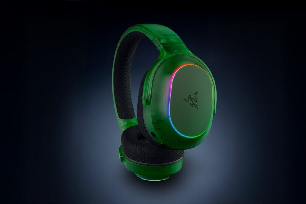 Razer Phantom Collection brings translucent gaming gear and stunning RGB effects 7 Razer Barracuda X Chroma Phantom Green Edition 2