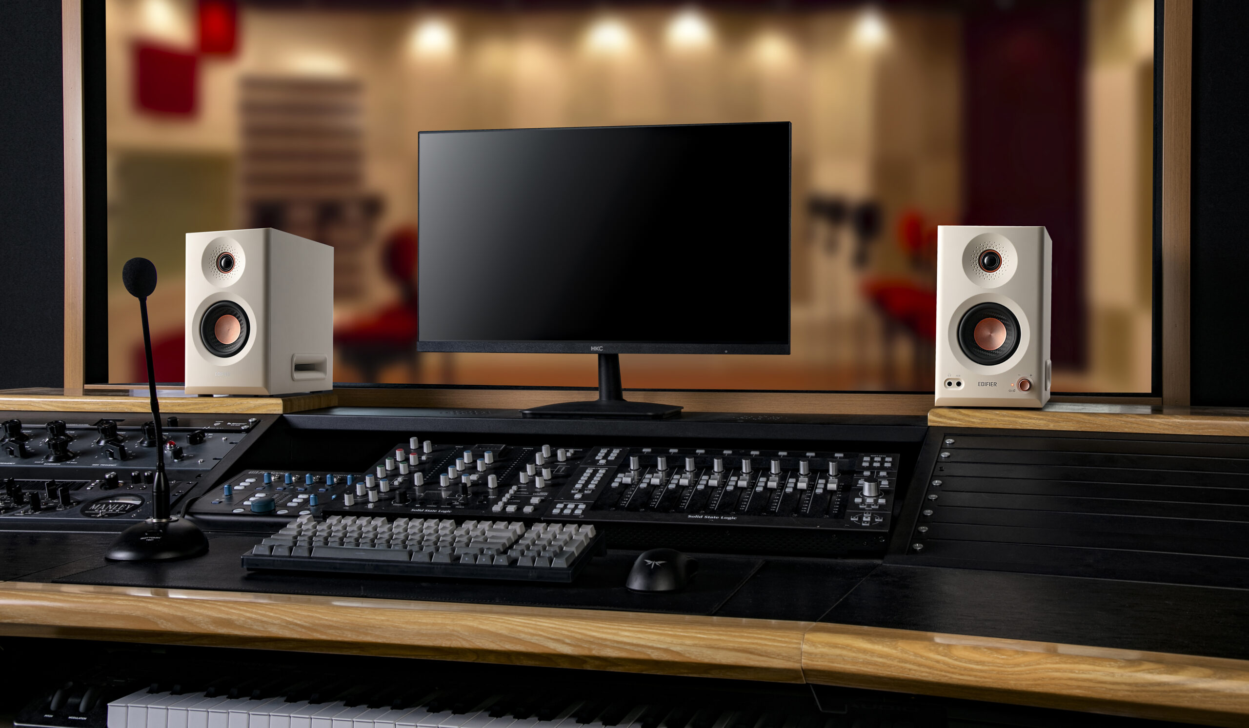 Edifier MR5 Monitors Launch with Stunning Studio Power - EnosTech.com