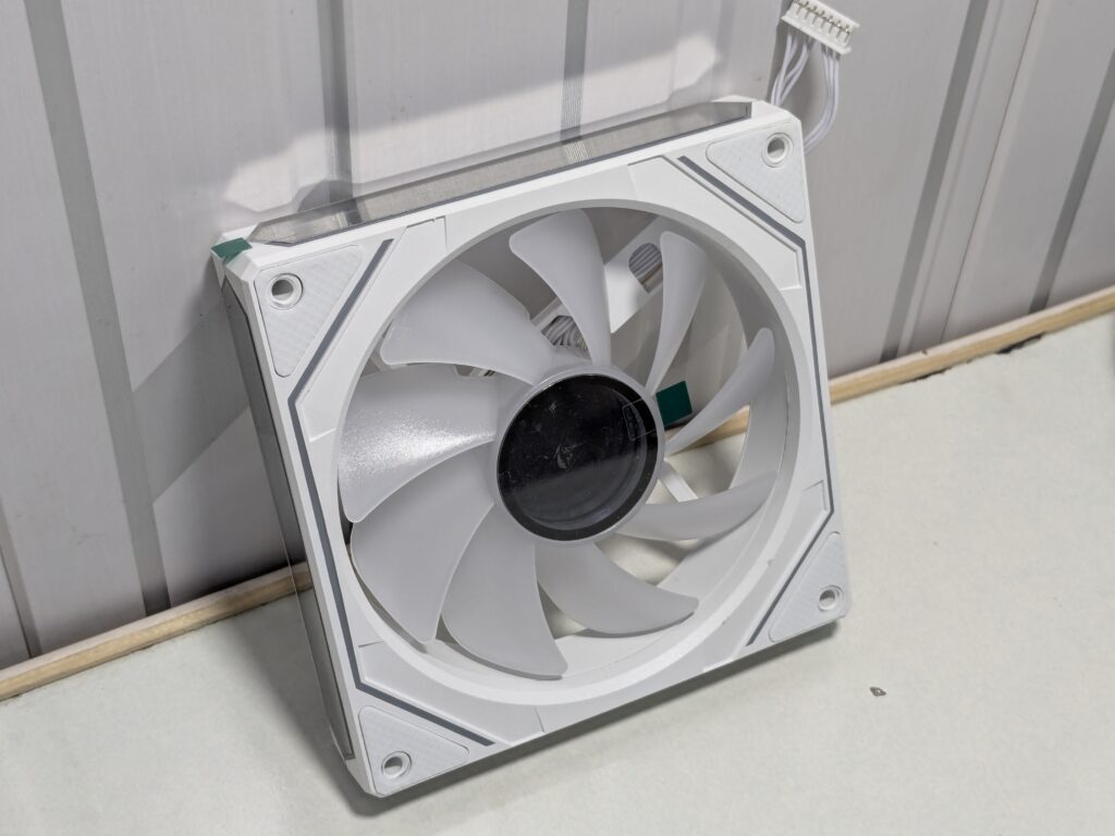 GameMax IceBurg 360 Digital WH review – Brilliant design, powerful cooling 26 GAMEMAX IceBurg 360 Digital WH 32