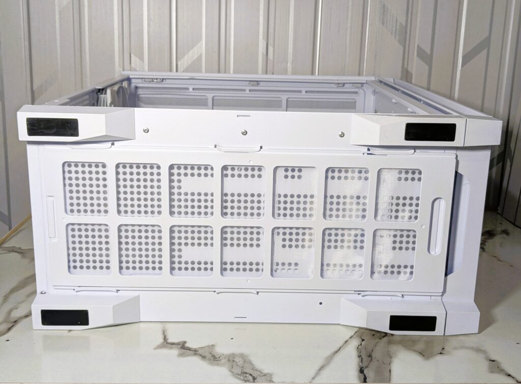 GameMax Leader 2 Review – A Bold, Spacious Case for Next-Gen Builds 22 GAMEMAX Leader 2 case bottom look