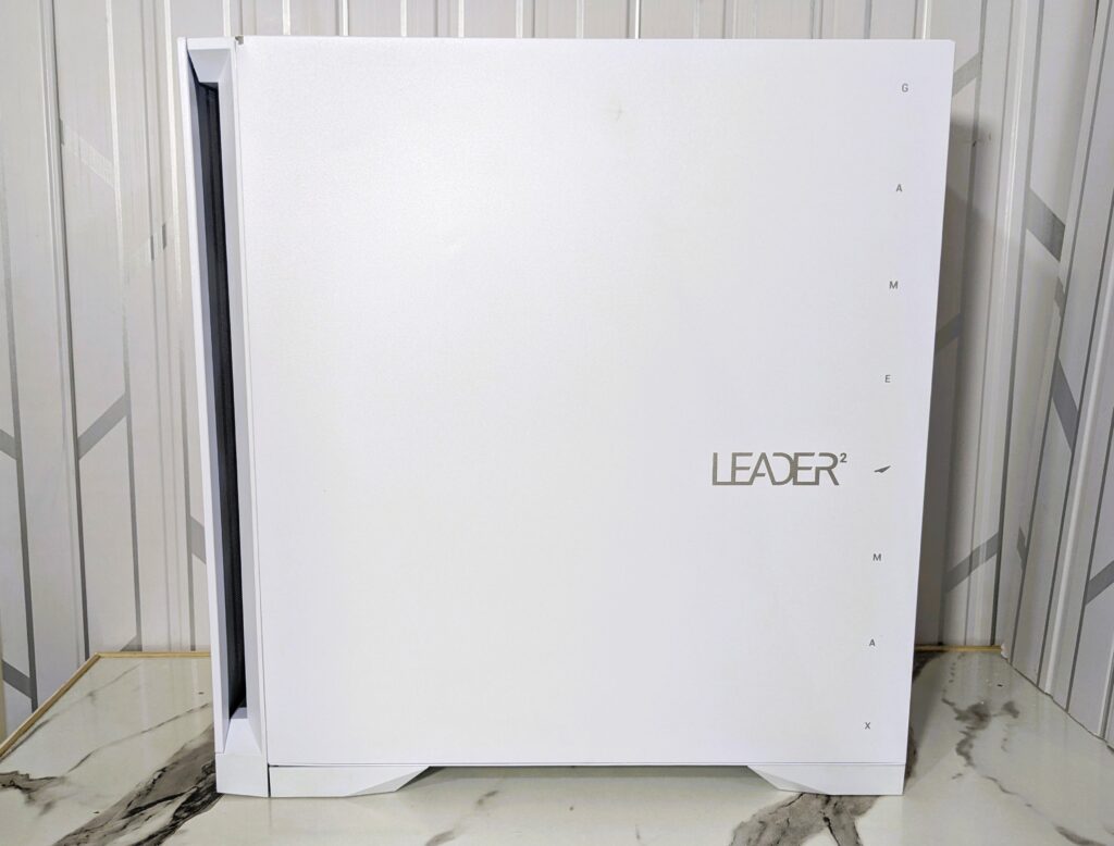 GameMax Leader 2 Review – A Bold, Spacious Case for Next-Gen Builds 30 GAMEMAX Leader 2 case right side metal cover