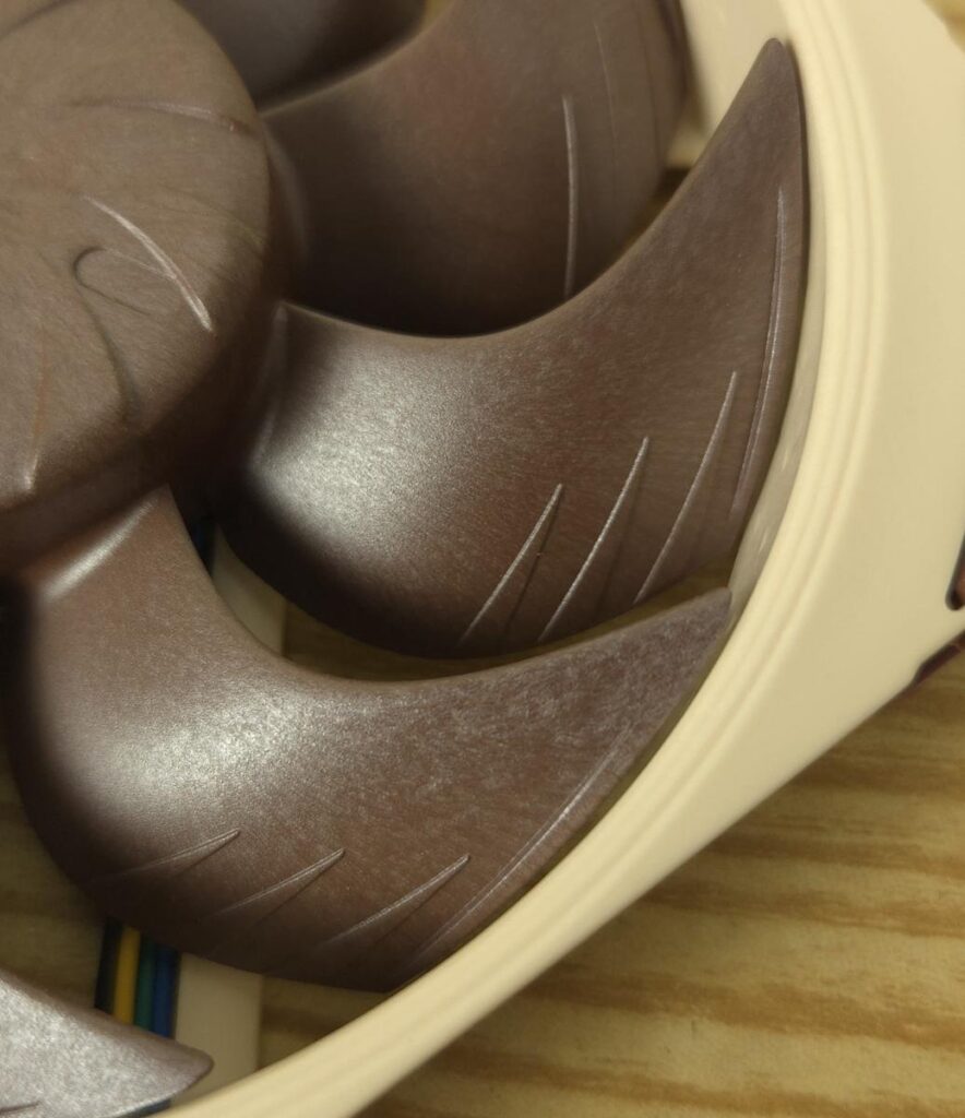 Noctua NF-A12x25 PWM G2 Fans Review 8 Noctua NF A12x25 G2 PWM Blades Close up