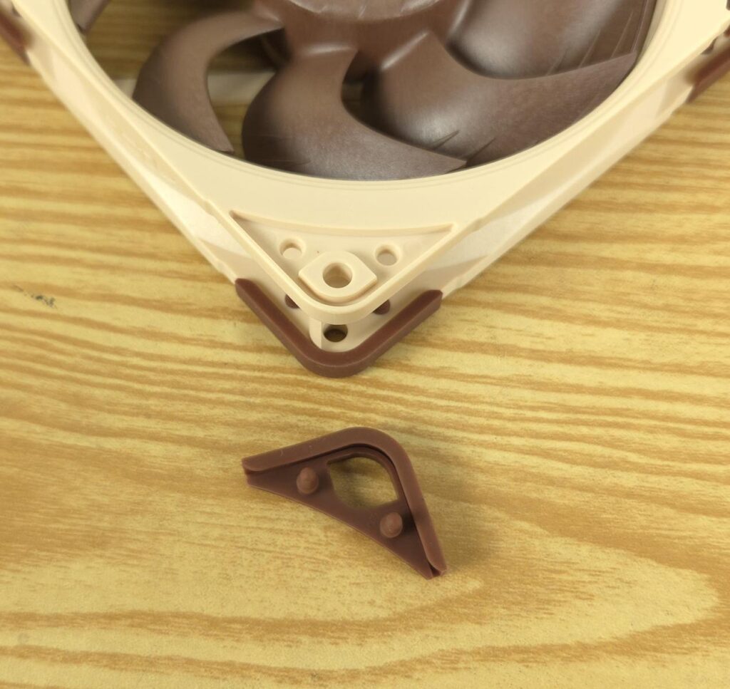 Noctua NF-A12x25 PWM G2 Fans Review 10 Noctua NF A12x25 G2 PWM Mounting Corner