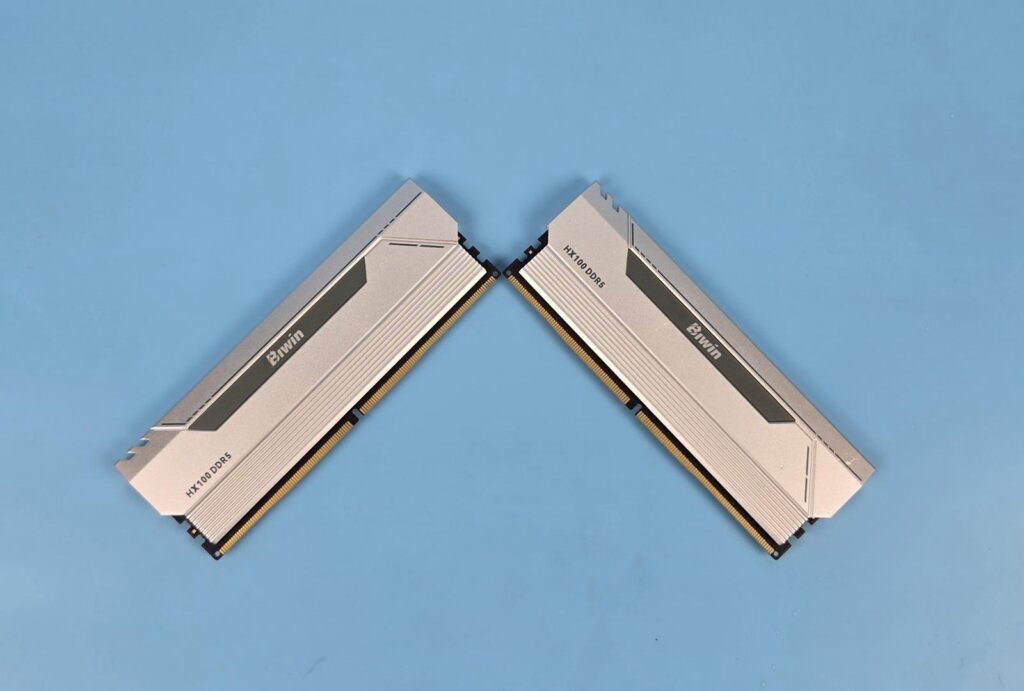 Biwin HX100 Silver 48GB DDR5 6000MHz CL28 Kit Review 4 Biwin HX100 48GB DDR5 6000MHz CL28 kit Front