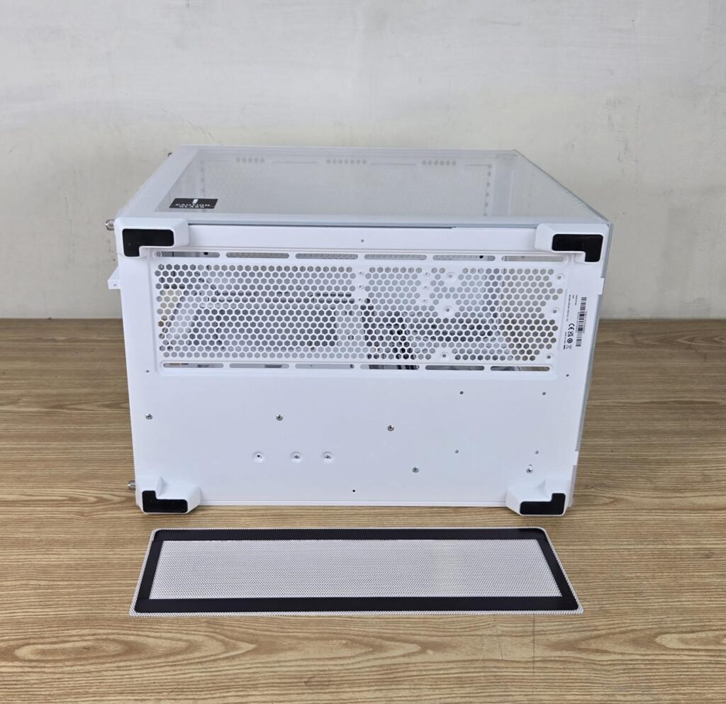 DeepCool CG530 4F WH: A perfect case for the budget users with no compromise 11 DeepCool CG530 4F WH Bottom View
