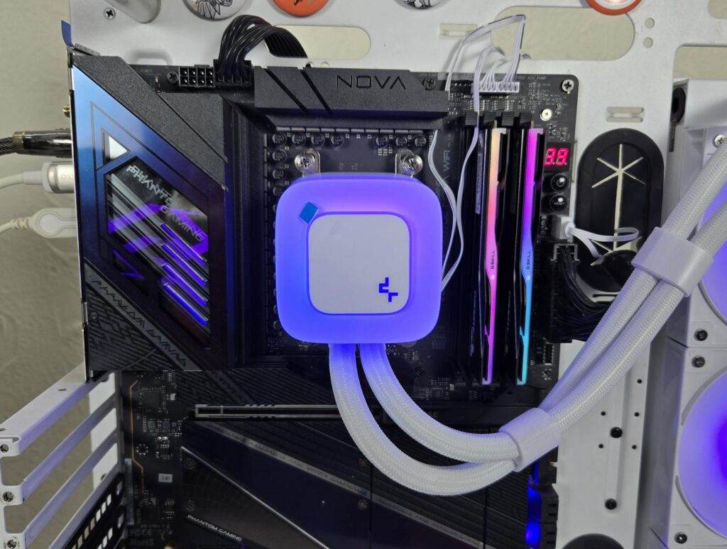 DeepCool LE360 V2 White: King of Budget Coolers 24 DeepCool LE360 V2 White RGB 2