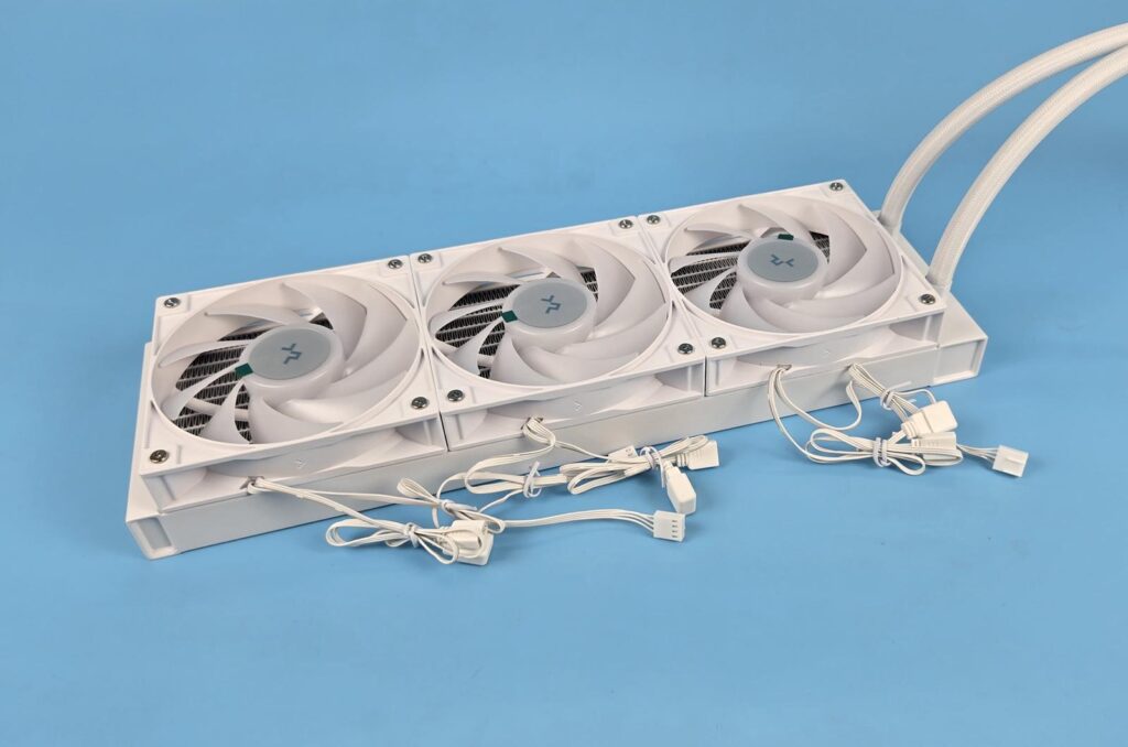 DeepCool LE360 V2 White: King of Budget Coolers 5 DeepCool LE360 V2 White Radiator 1