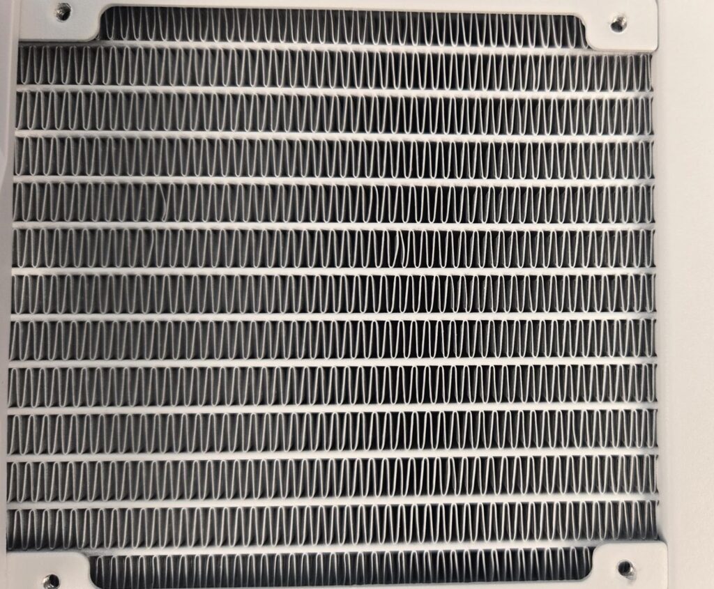 DeepCool LE360 V2 White: King of Budget Coolers 6 DeepCool LE360 V2 White Radiator 2