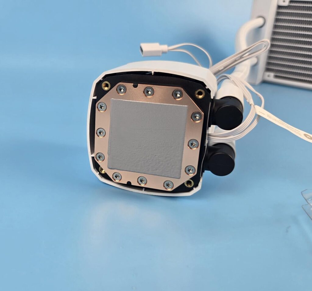 EK Nucleus AIO CR360 Lux D RGB White Block 7