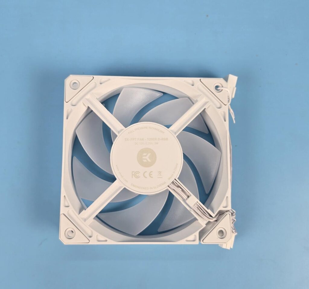 EK Nucleus AIO CR360 Lux D RGB White Fan Back View
