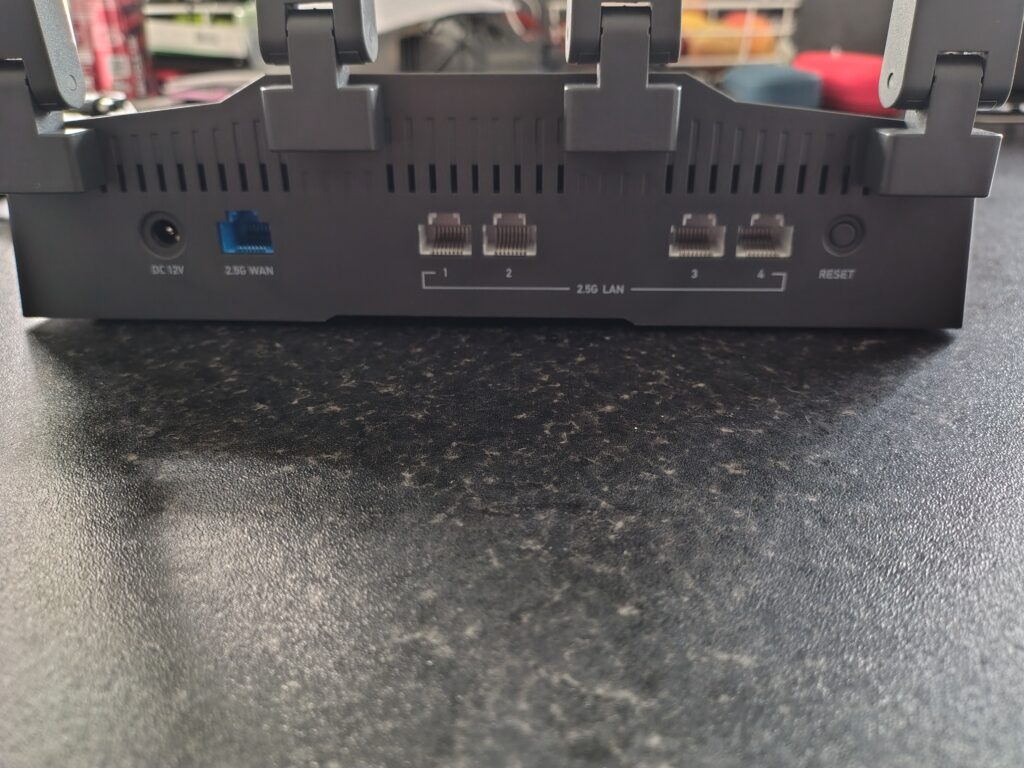 GL.iNet Flint 3 - Wifi 7 Router Review. Bringing powerful OpenWRT firmware together with the latest WiFi standards 4 Flint3 RearView